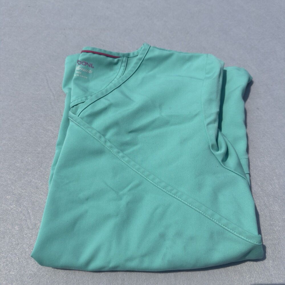 Urbane Ultimate Women's Scrub Top Teal Size Medium Magenta Accent Medical
